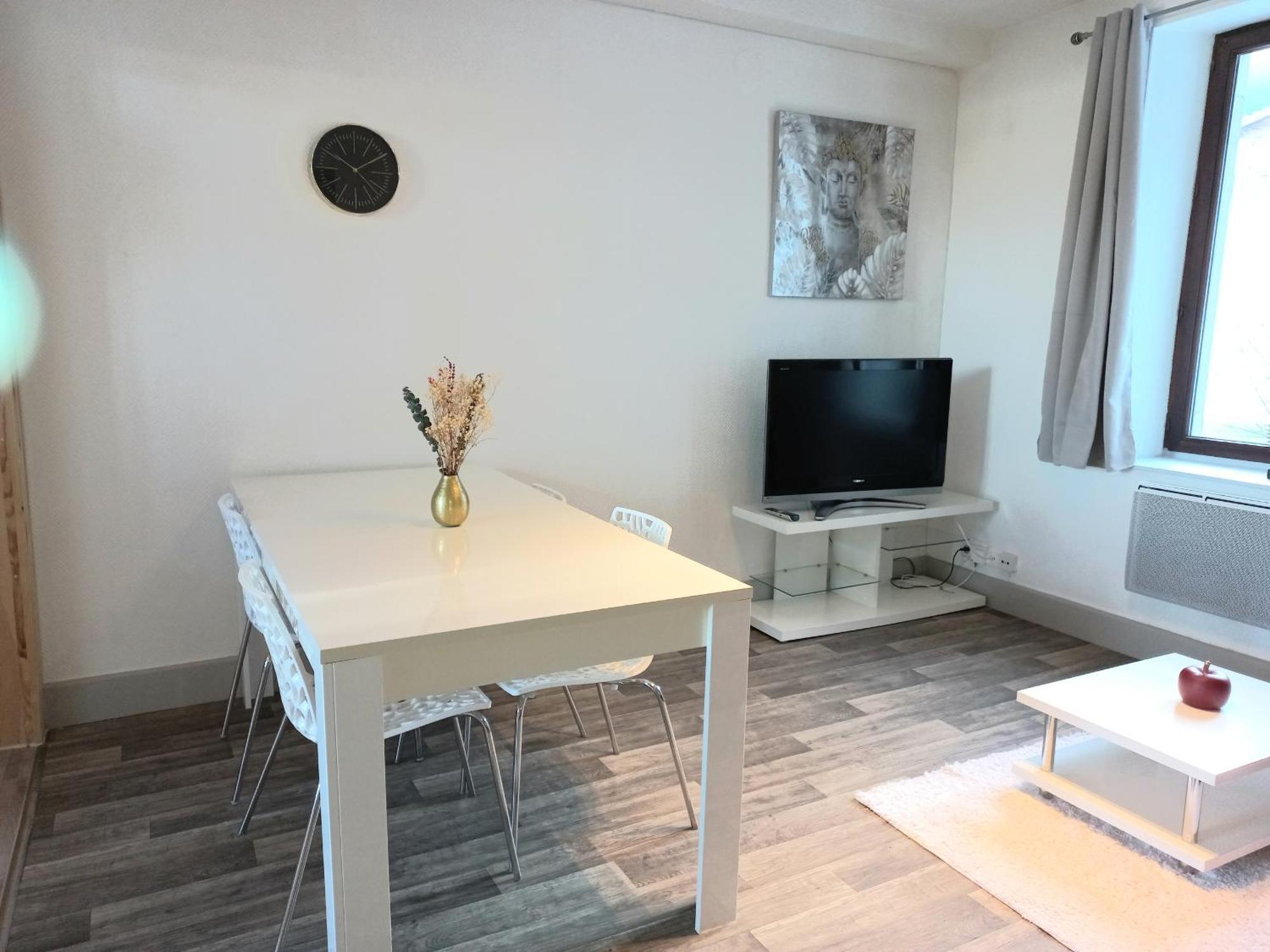 Appartement Les Iris, Au Calme, Proche Du Centre Remiremont Buitenkant foto