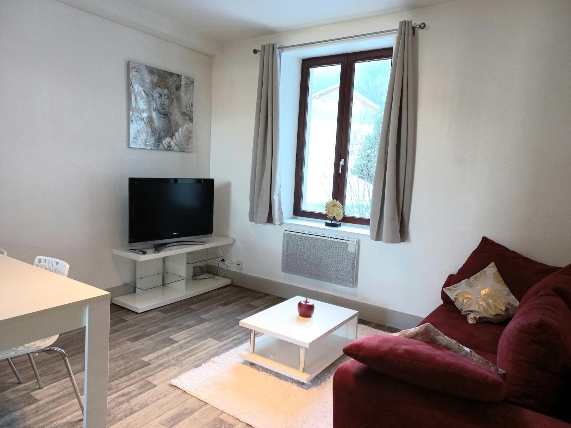 Appartement Les Iris, Au Calme, Proche Du Centre Remiremont Buitenkant foto